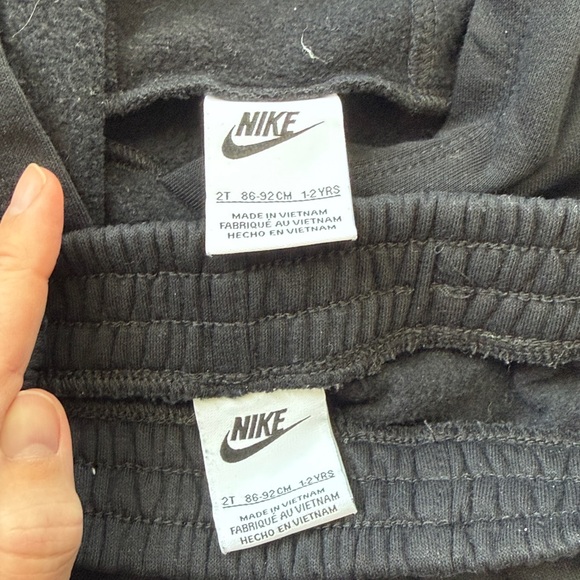 Nike- Boys 2-Piece Club Fleece Hoodie and Pants Set - Picture 7 of 7